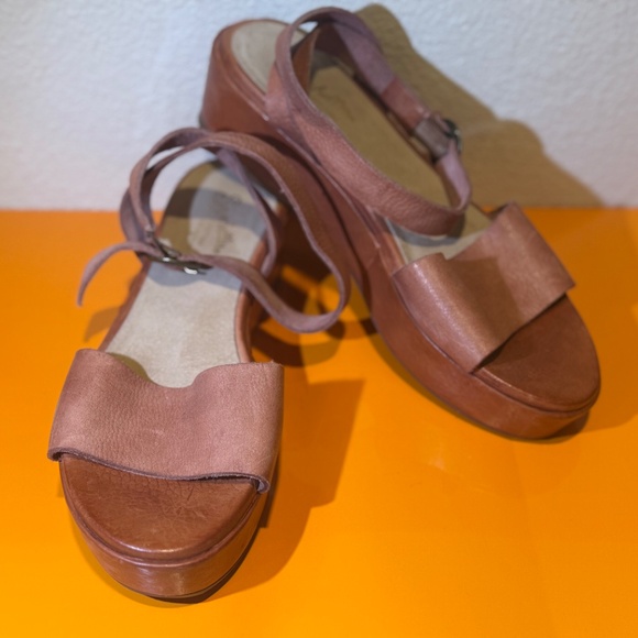 SEYCHELLES Monogram Flatform Brown Pebbled Leather Sandals Size 8.5 - Picture 11 of 12